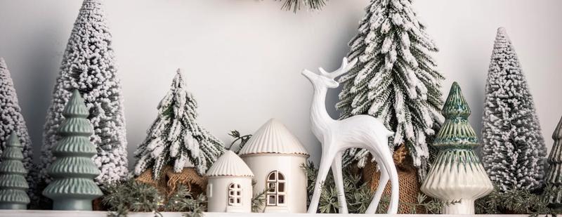 Świąteczne dekoracje stołu: 11 kreatywnych inspiracji i praktycznych porad