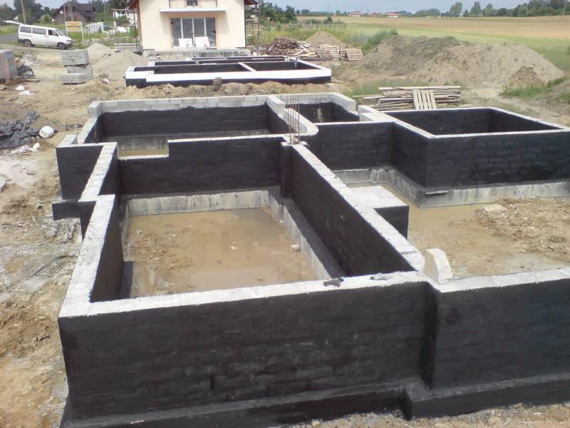 Ekologiczne materiały do malowania fundamentów