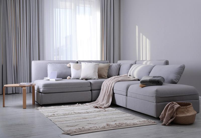 Jakie kolory i dodatki najlepiej łączą się z szarymi ścianami? Oto nasze propozycje!