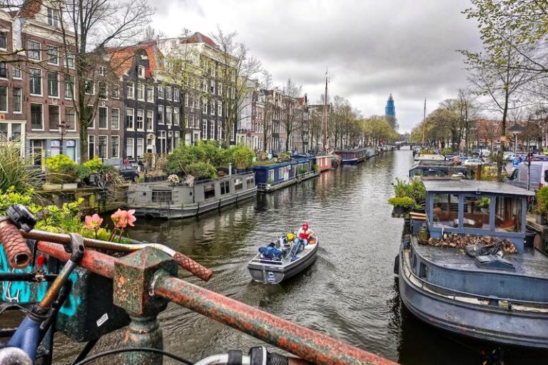 Z życia w Holandii: Przewodnik dla Polskich Emigrantów w trakcie przeprowadzki